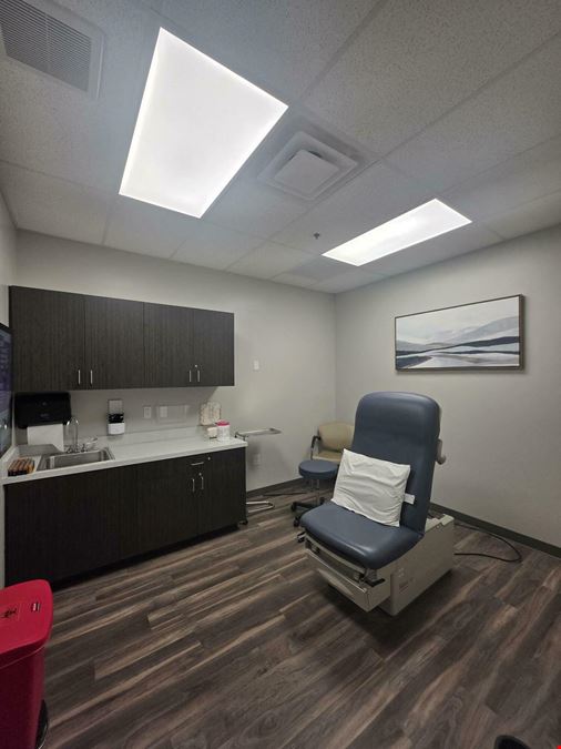 580 N Camino Mercado, Ste 5