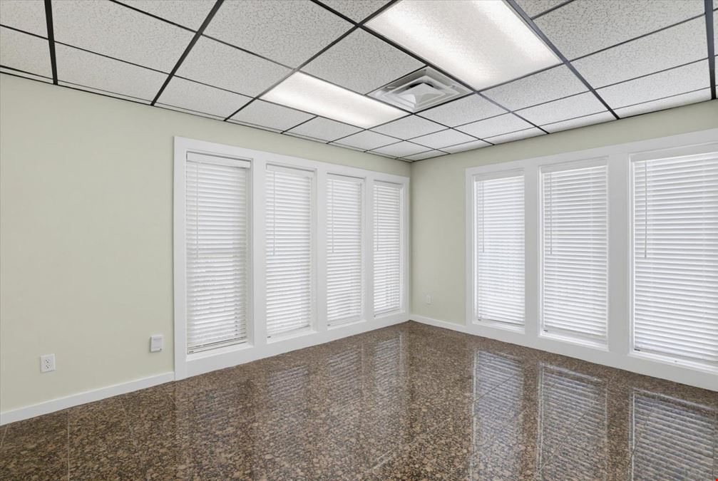 Office Bldg in Alexus Estates