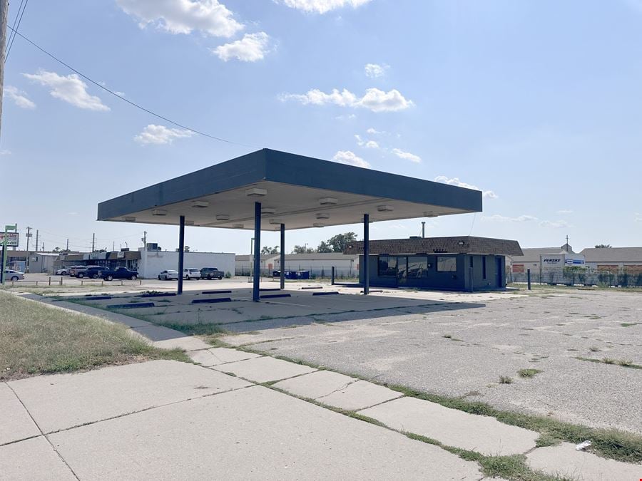 RETAIL/OFFICE NEAR SENECA & I-235