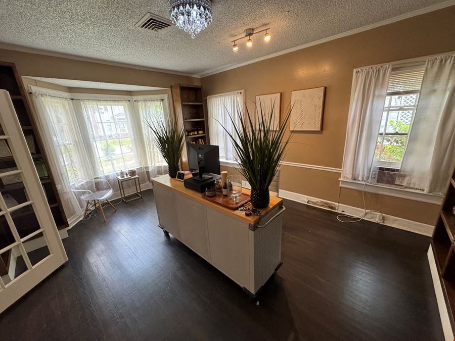 110 W Adair St