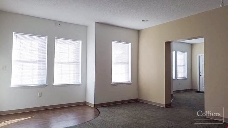13453 N Main St | For Lease