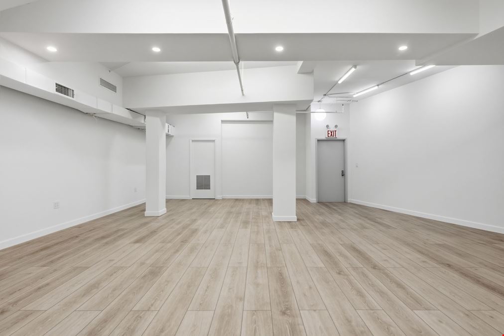 254 W 10th St