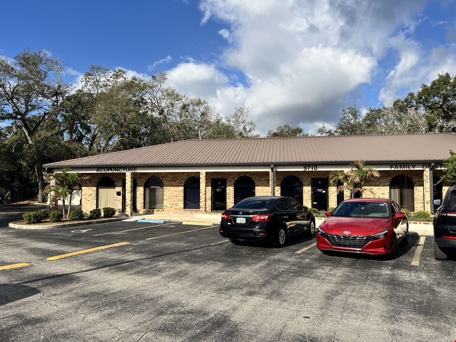 Tiffany Oaks Plaza