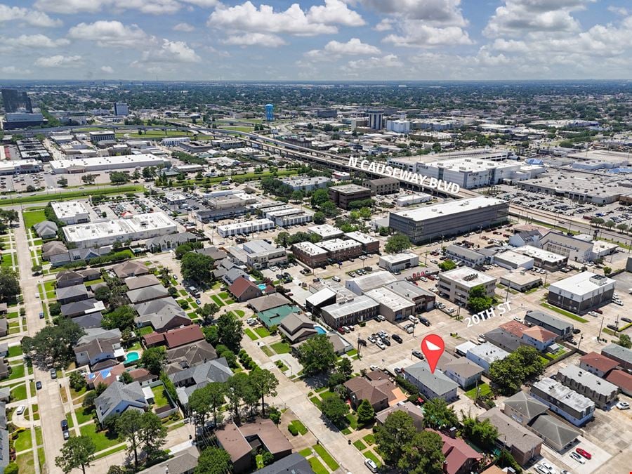 ±900 SF Metairie Office Near Lakeside Shopping Center