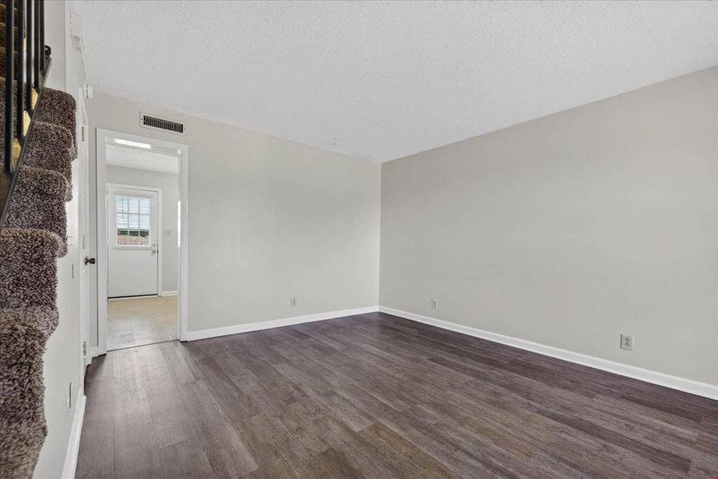 1531 E Knollwood Cir