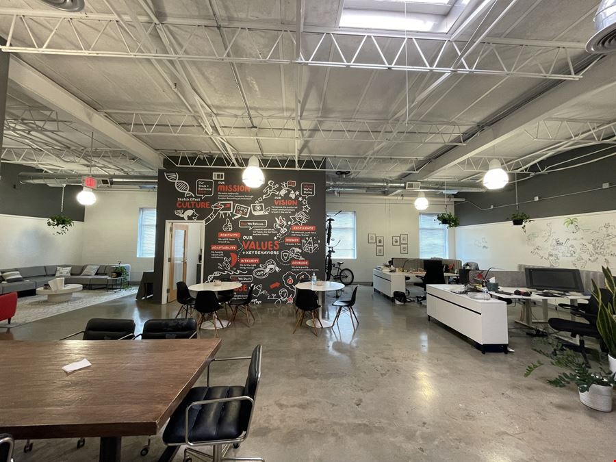 1440 Dutch Valley Pl NE, Suite 200