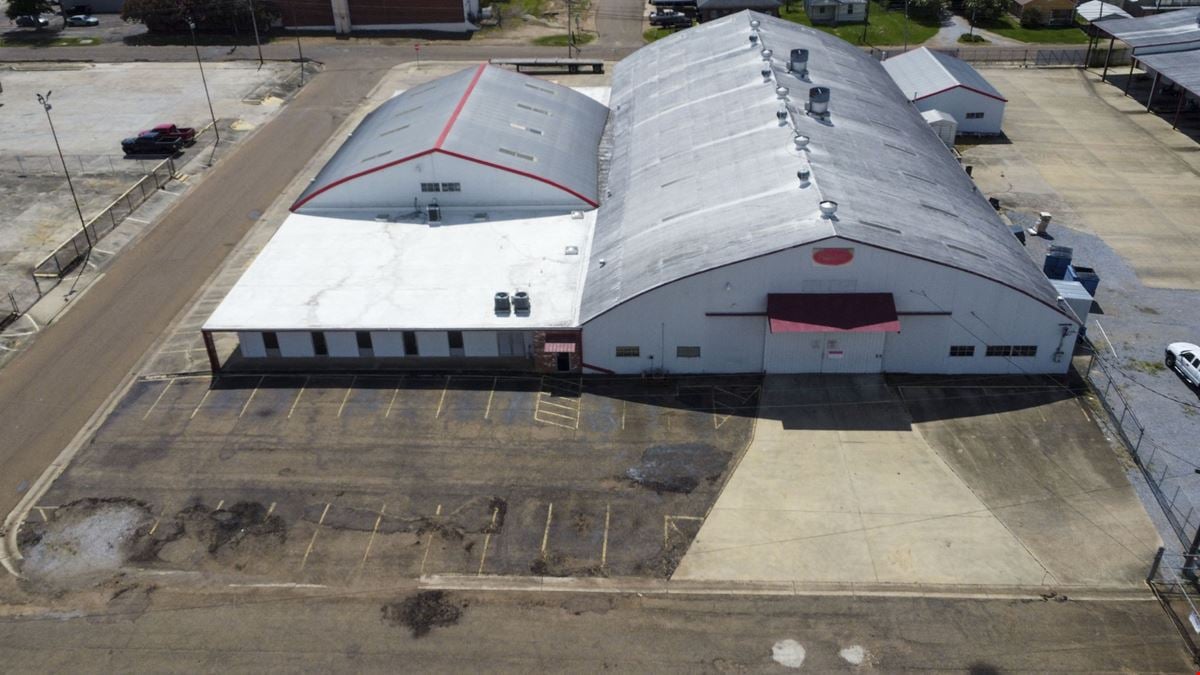 Single-Tenant Industrial Showroom/Office