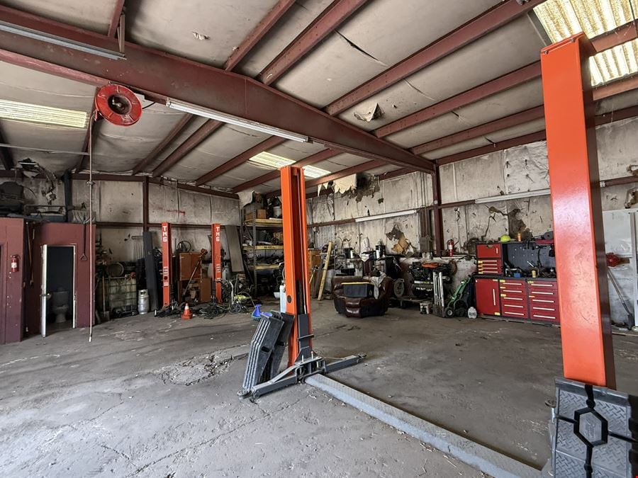 6715 Almeda Genoa Rd, Houston, TX 77075- 3,000sf bldg, 12,219sf lot
