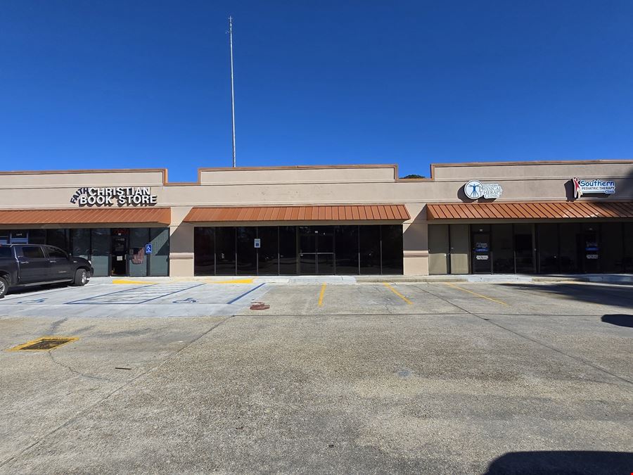 Spacious Retail Unit in Gause Blvd Shopping Center