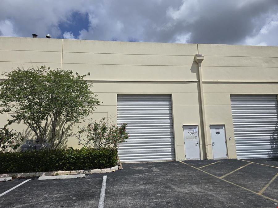 Immediate Occupancy For Lease 2,500SQFT Off/W