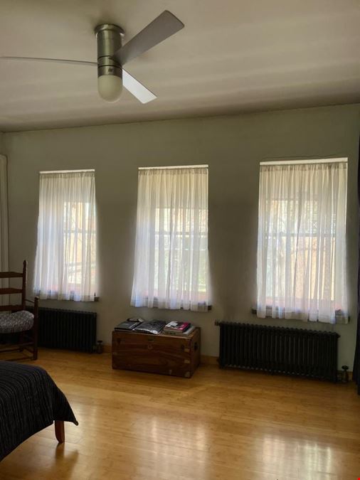 402 W 40th St