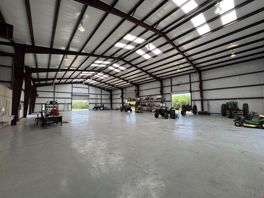 Crane-Ready Warehouse & Office Space on 19.25 Acres