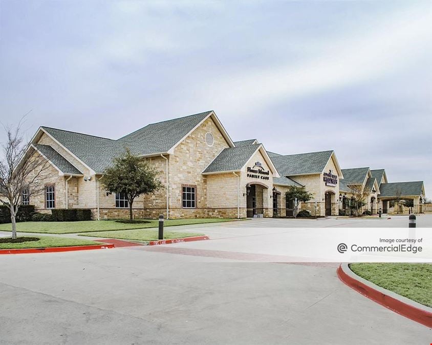 4921, 4951 & 5000 Long Prairie Road