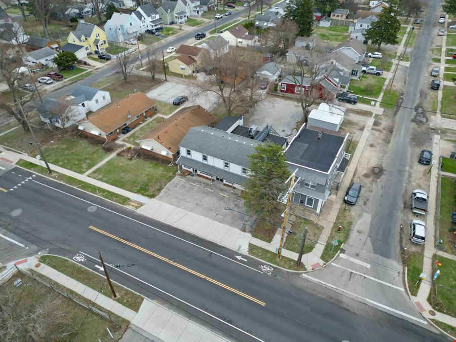 5532 Douglas Rd