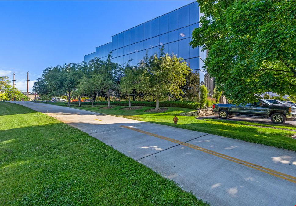1555 Shoreline Drive