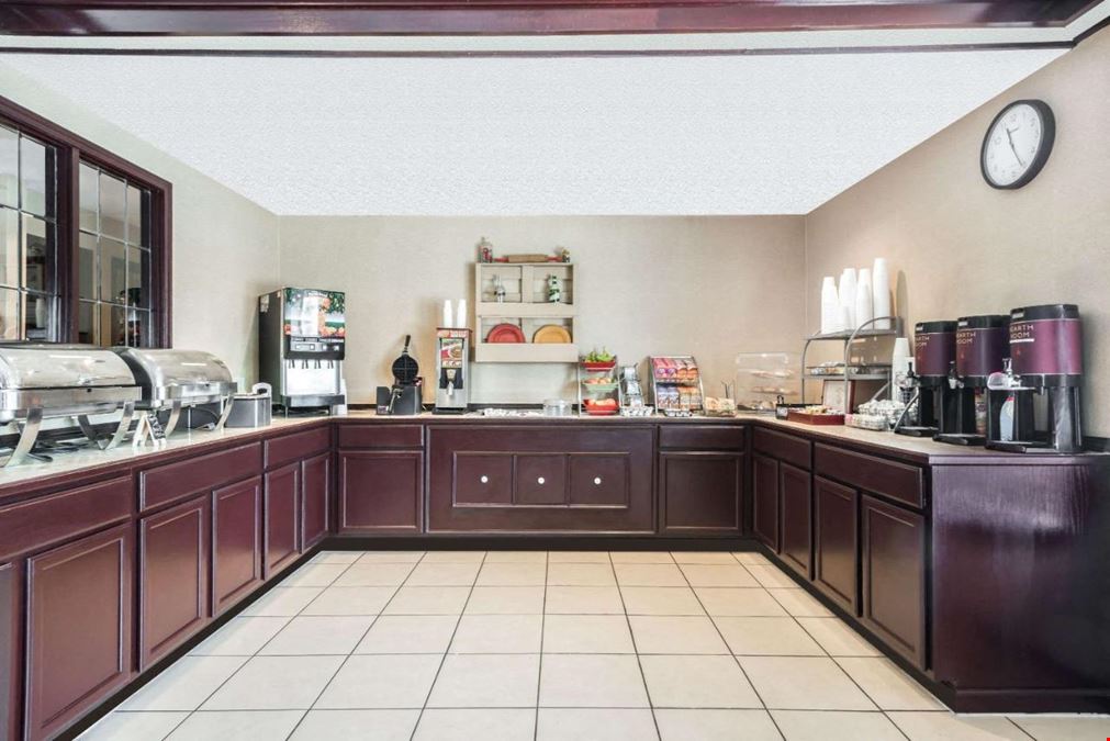 Hawthorn Suites - Dayton, OH