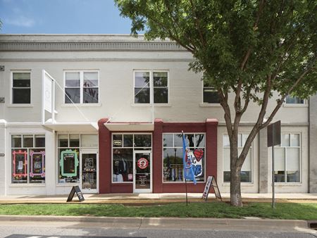 Preview of commercial space at 1112 North Walker Avenue
