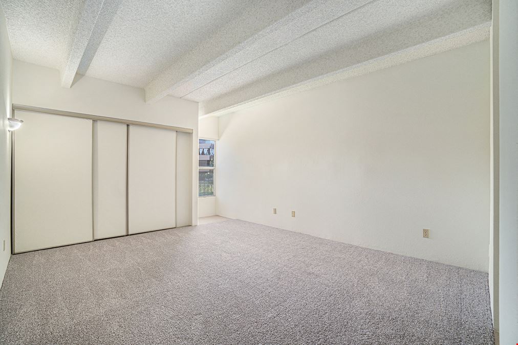 Longmeadow Apartments