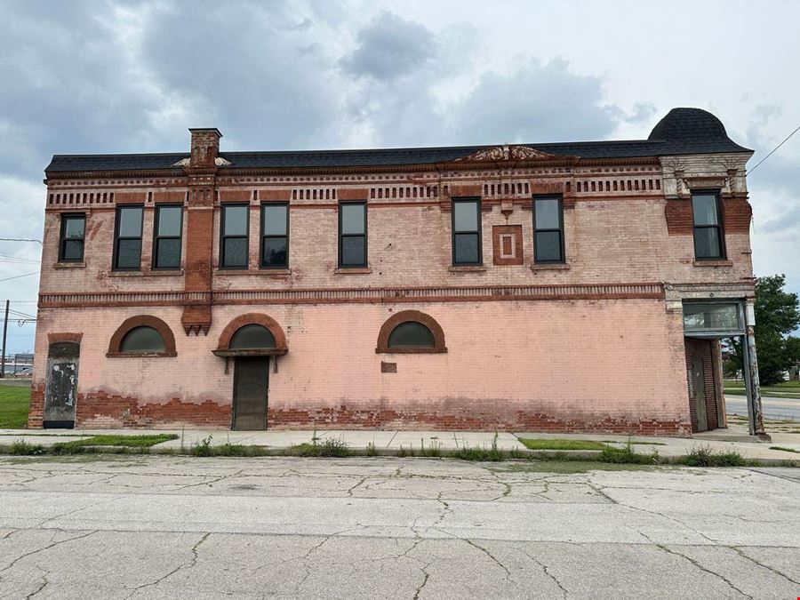 338 Broadway Street