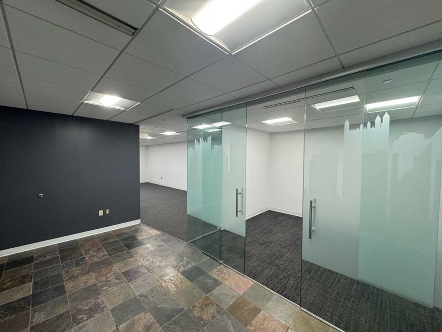 4257 SF Suite 650 Professional Office/ Medical Space Available in Pittsburgh, PA 15220