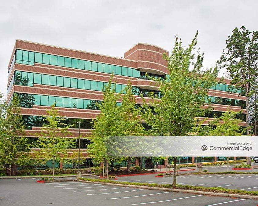 Two Centerpointe