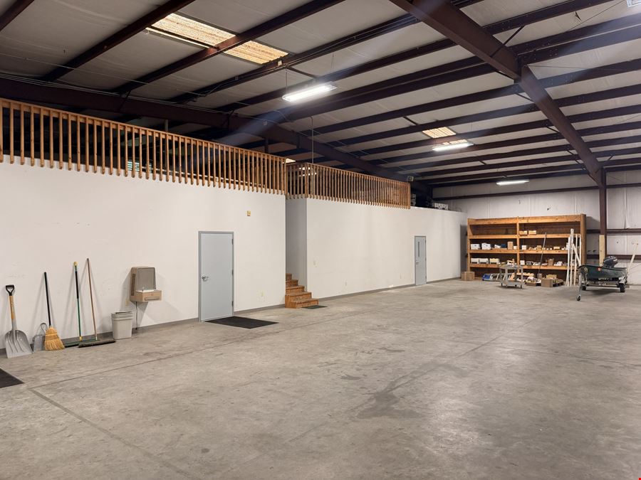 Flex Office/Industrial Space For Lease