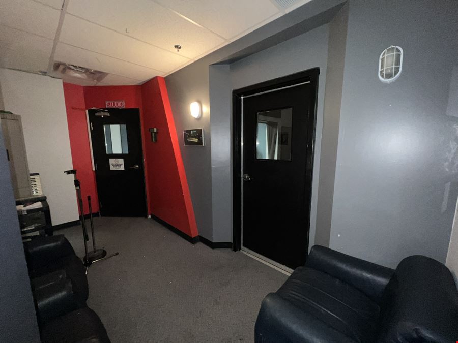 543 Yonge Street