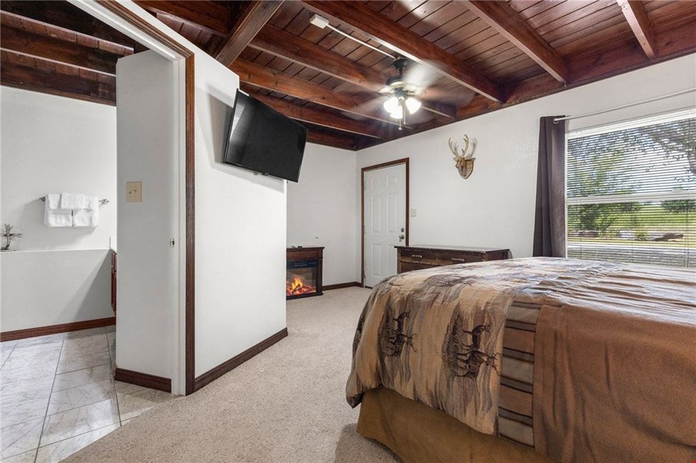 22244 (Restoration Inn) Hwy 281 N