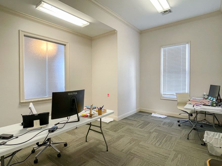 Bluebonnet Blvd Office Suite Available for Lease