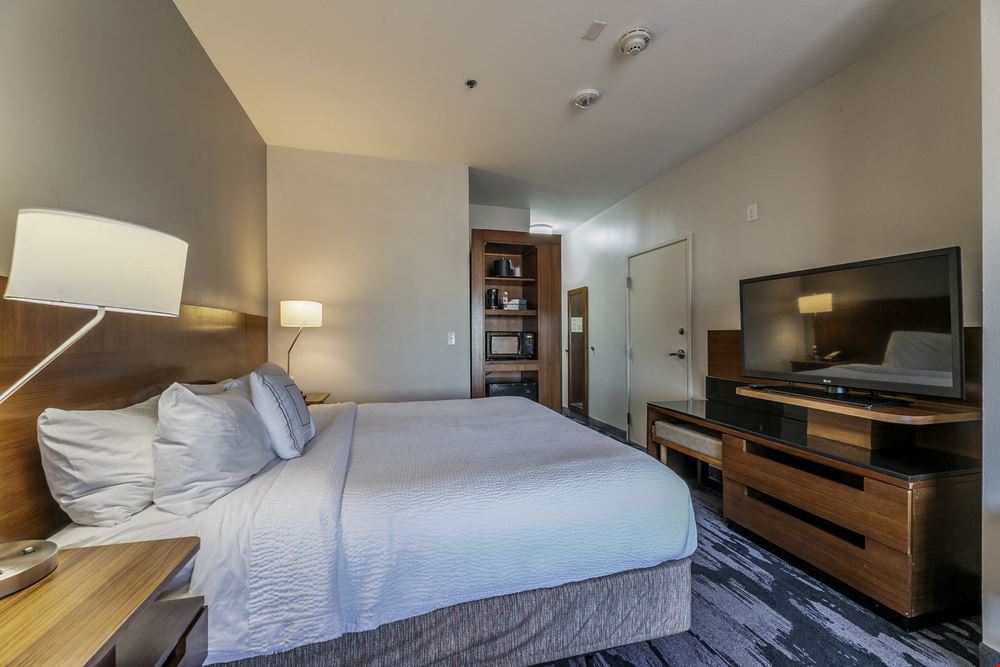 Fairfield Inn & Suites Fort Worth I-30 West Near NAS JRB