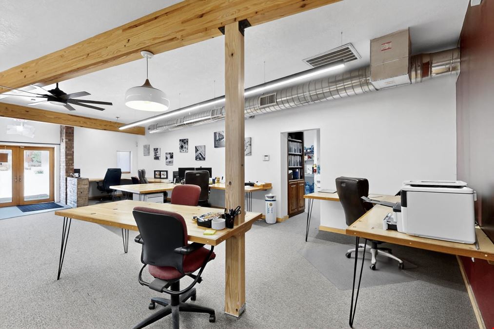HIGH END RETAIL/OFFICE IN LOS RANCHOS