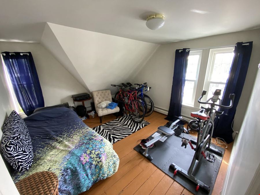1029 Lancaster Ave