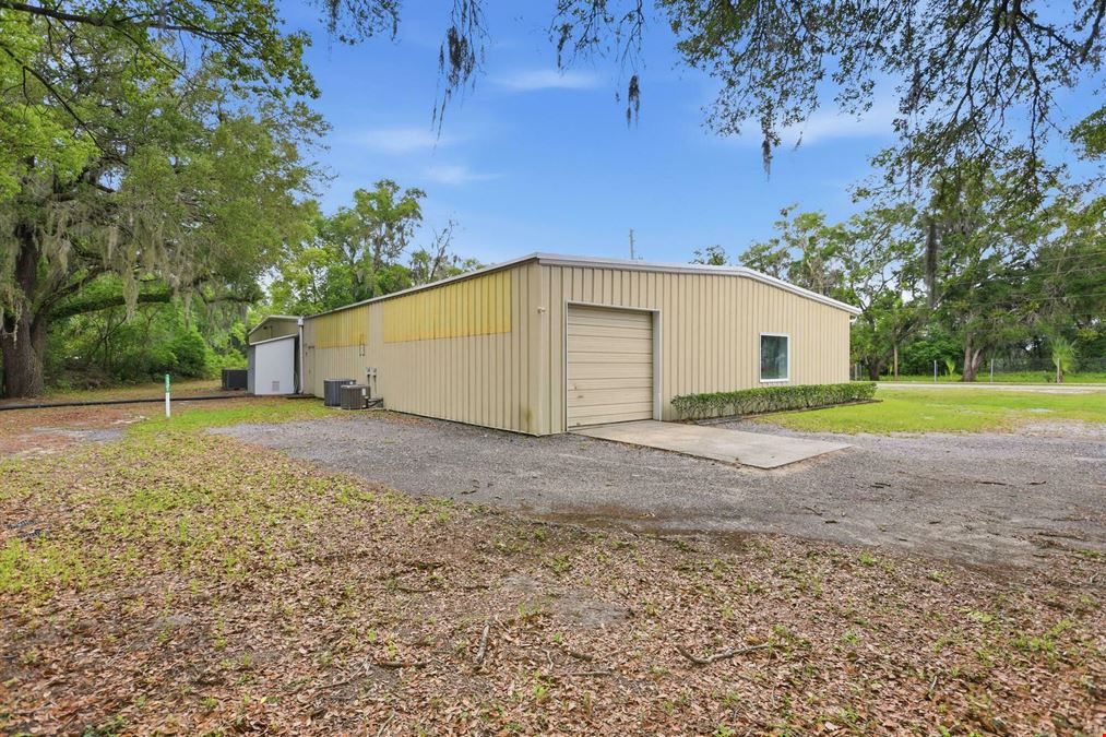 Office/Warehouse in Lake Helen