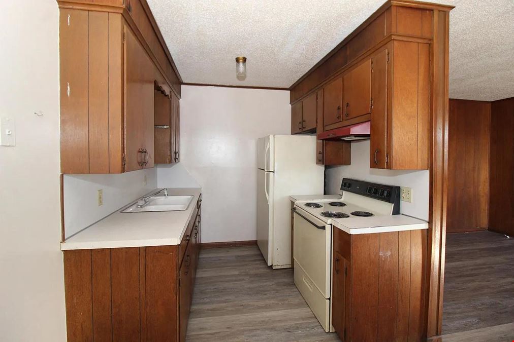 Country Club Apartments