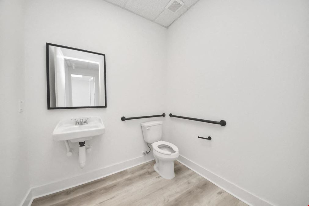 Brand-New Professional Office Condos For Lease at Kingsland Crossing