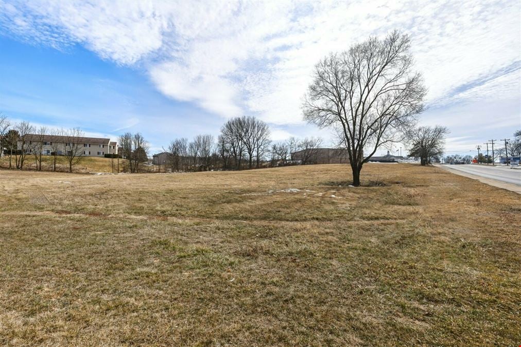 Southern 1-Acre Commercial Lot in Broadway