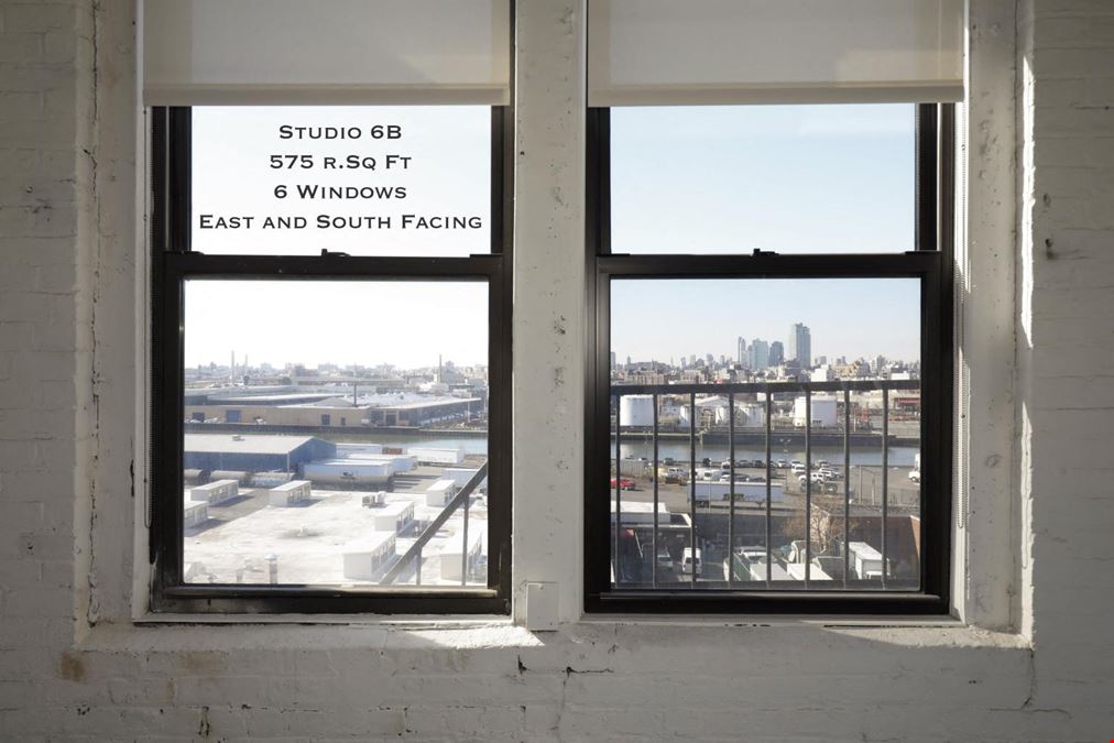 Urban Yard + Footbridge + Queensbridge Studios in Prime Location LIC, Queens