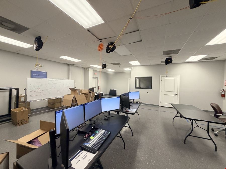 OFFICE / WAREHOUSE FOR LEASE