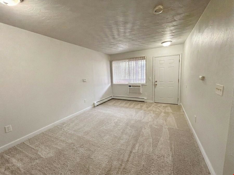 645 E Jolly Rd