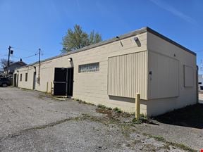 40 Comet Ave - 2,090+/- Office - Warehouse Space
