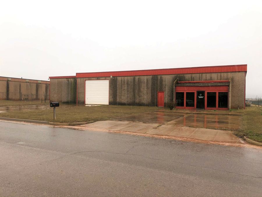 4,750 Office/Shop on 1.82 Acres