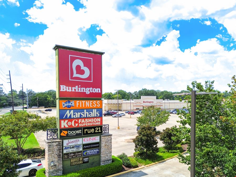 Hammond Aire Plaza: Highly Visible and Grocery-Anchored Retail