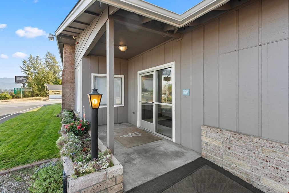 1777 Williams Hwy