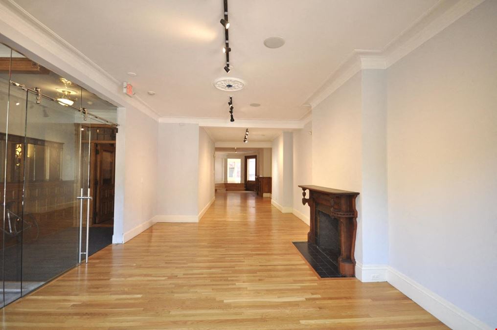 218 Newbury St