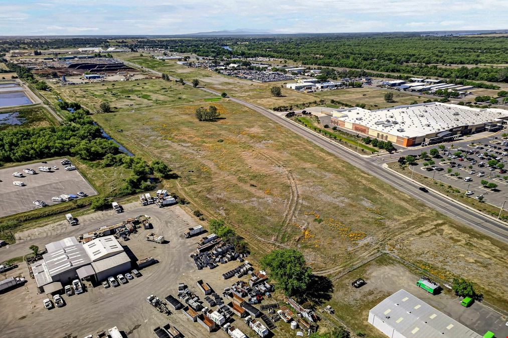 ±9.22 Acres of Prime Retail Land off CA-70 in Oroville, CA