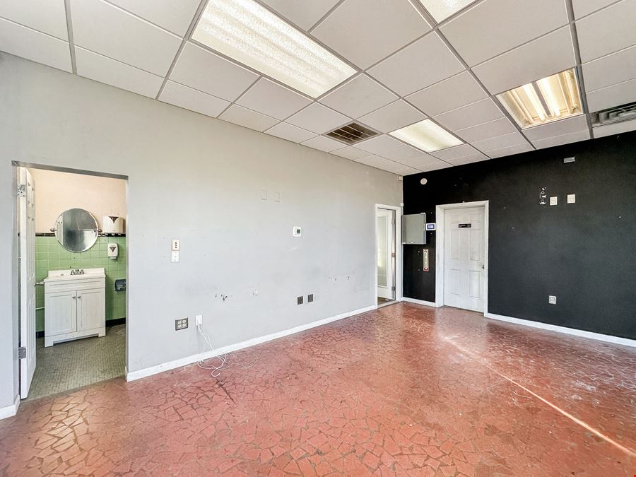 811 W Constance Rd
