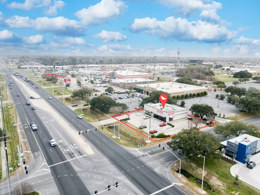 Former Starbucks on Johnston St for Lease