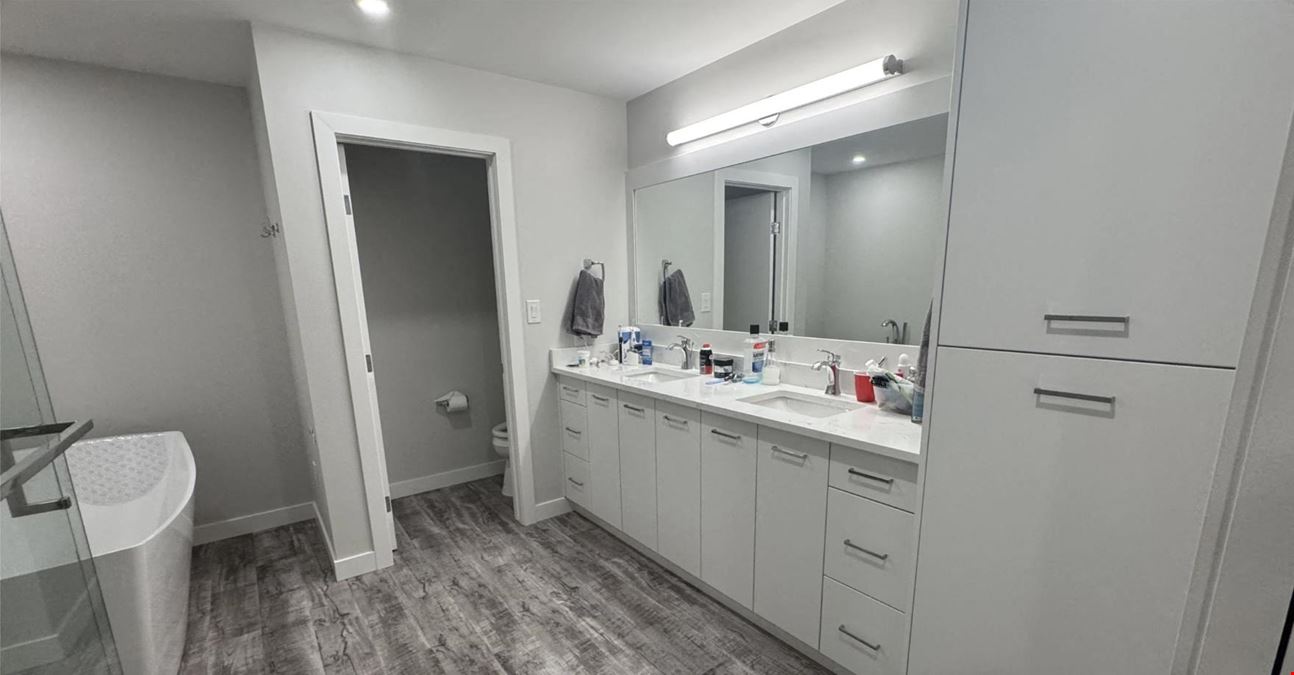 Prime Office/Warehouse Condo Space