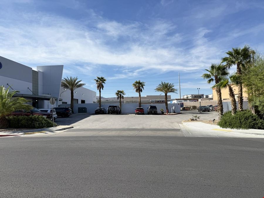 ±13K office/whs bldg with secured yard (±0.97 acre)