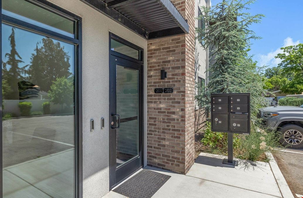 152 S Kestrel Place